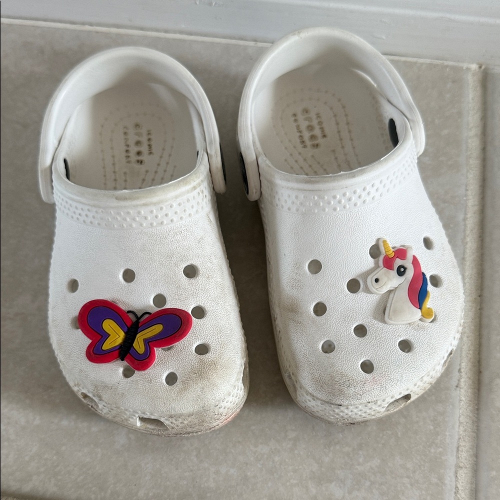 CROCS White Kids Clogs with Unicorn and Butterfly Charms